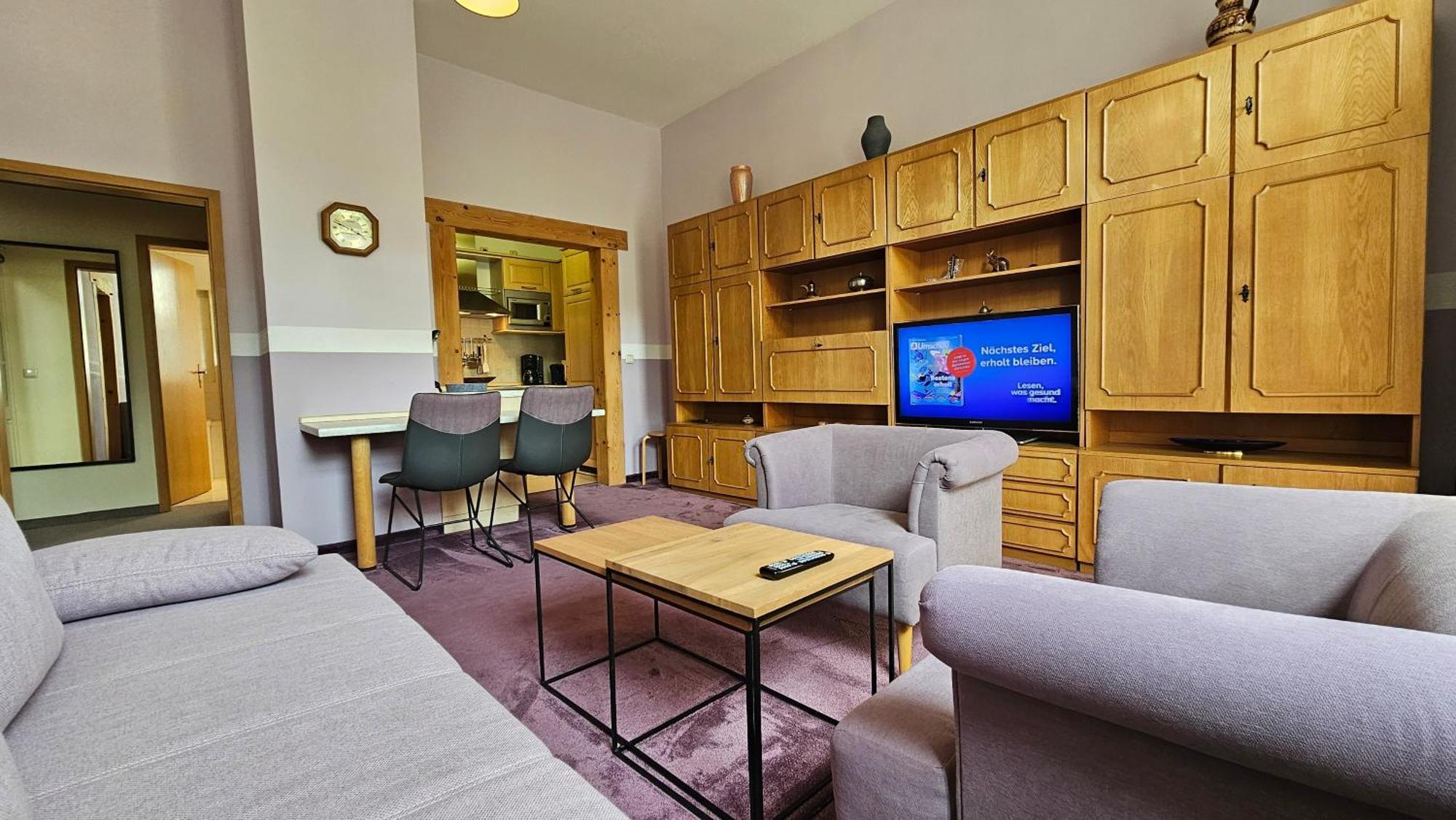 Pension Weisse Rose, Parkplatz, Fruehstueck, Wlan, Zentral Бад-Ельстер Екстер'єр фото