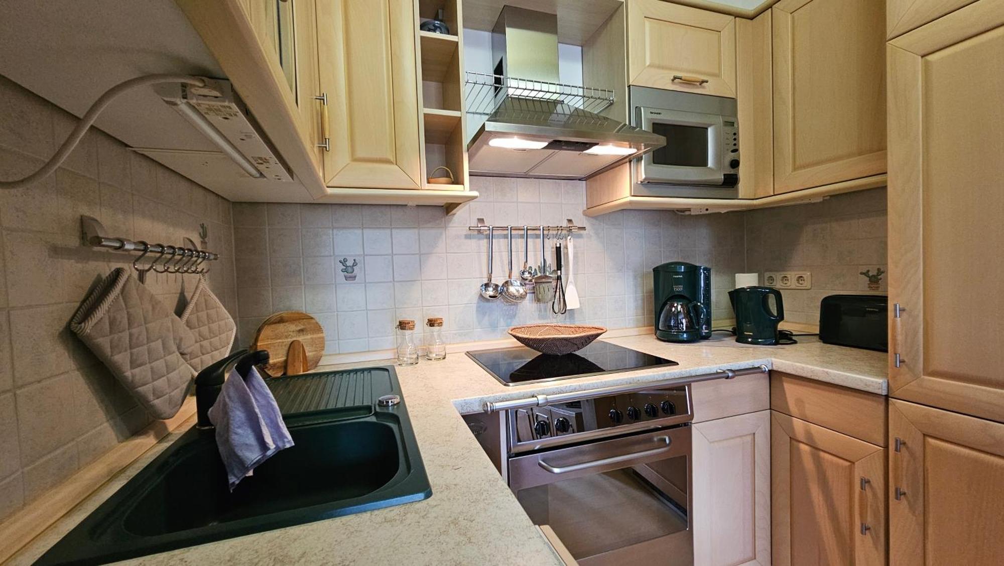 Pension Weisse Rose, Parkplatz, Fruehstueck, Wlan, Zentral Бад-Ельстер Екстер'єр фото