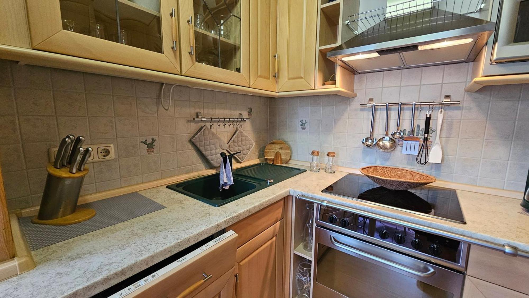 Pension Weisse Rose, Parkplatz, Fruehstueck, Wlan, Zentral Бад-Ельстер Екстер'єр фото