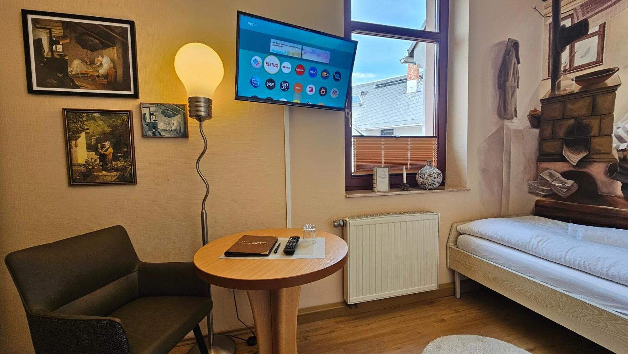 Pension Weisse Rose, Parkplatz, Fruehstueck, Wlan, Zentral Бад-Ельстер Екстер'єр фото
