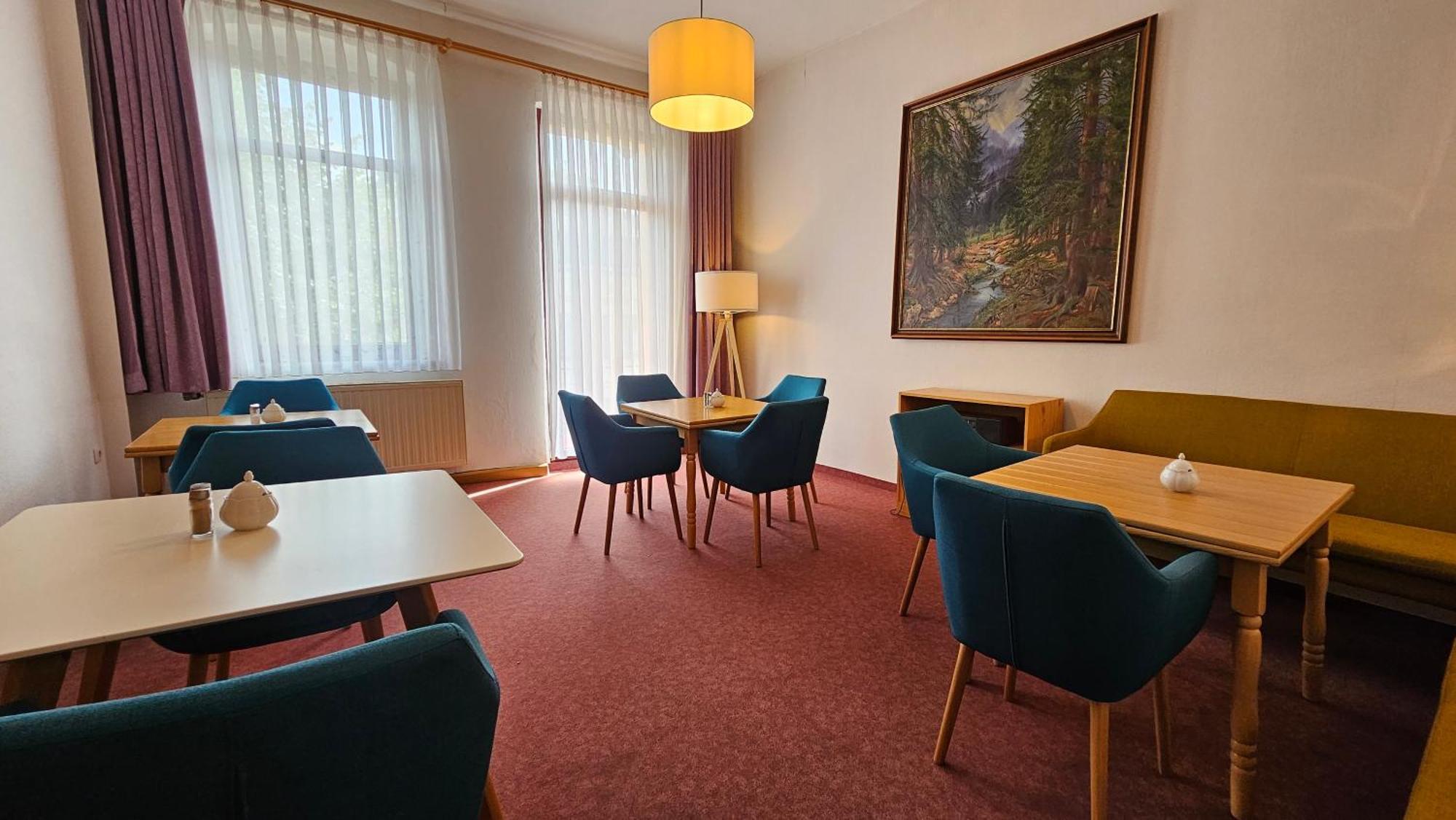 Pension Weisse Rose, Parkplatz, Fruehstueck, Wlan, Zentral Бад-Ельстер Екстер'єр фото
