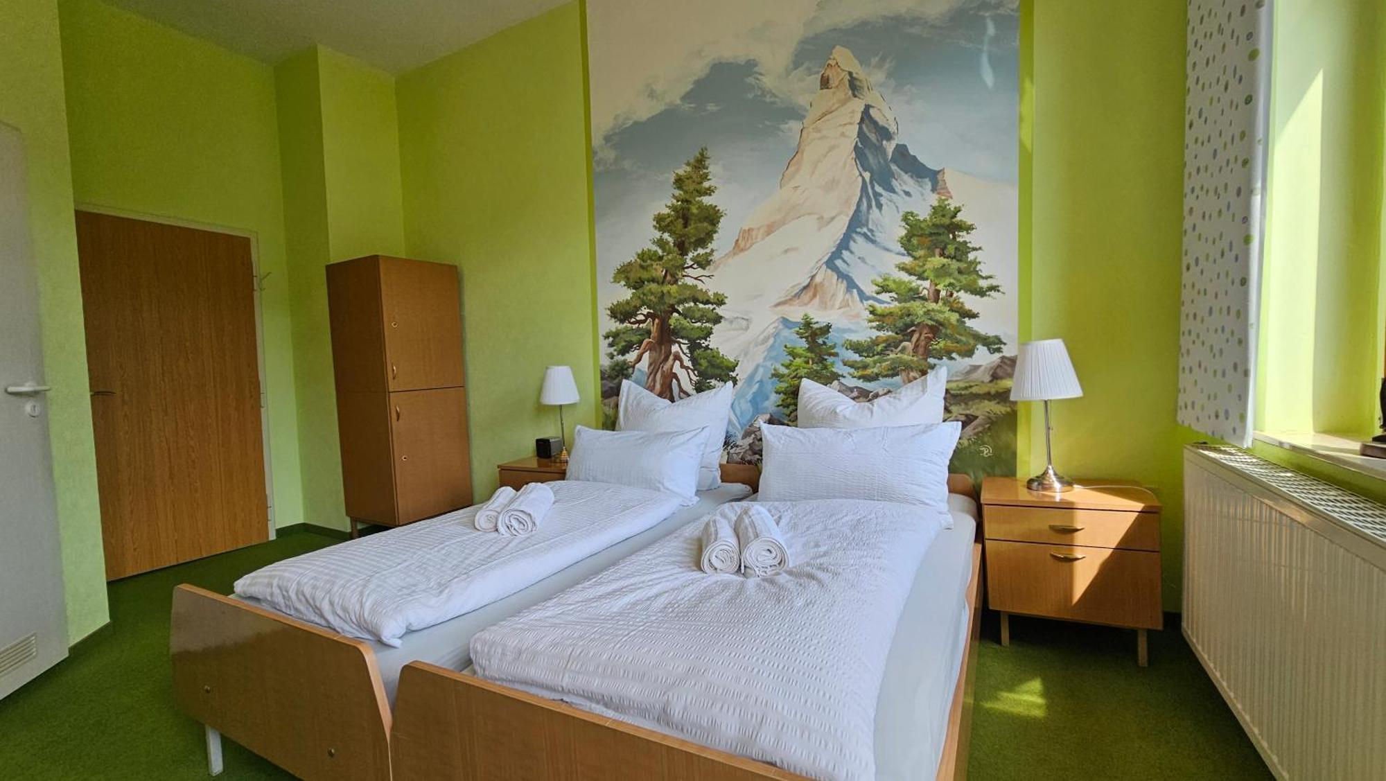 Pension Weisse Rose, Parkplatz, Fruehstueck, Wlan, Zentral Бад-Ельстер Екстер'єр фото